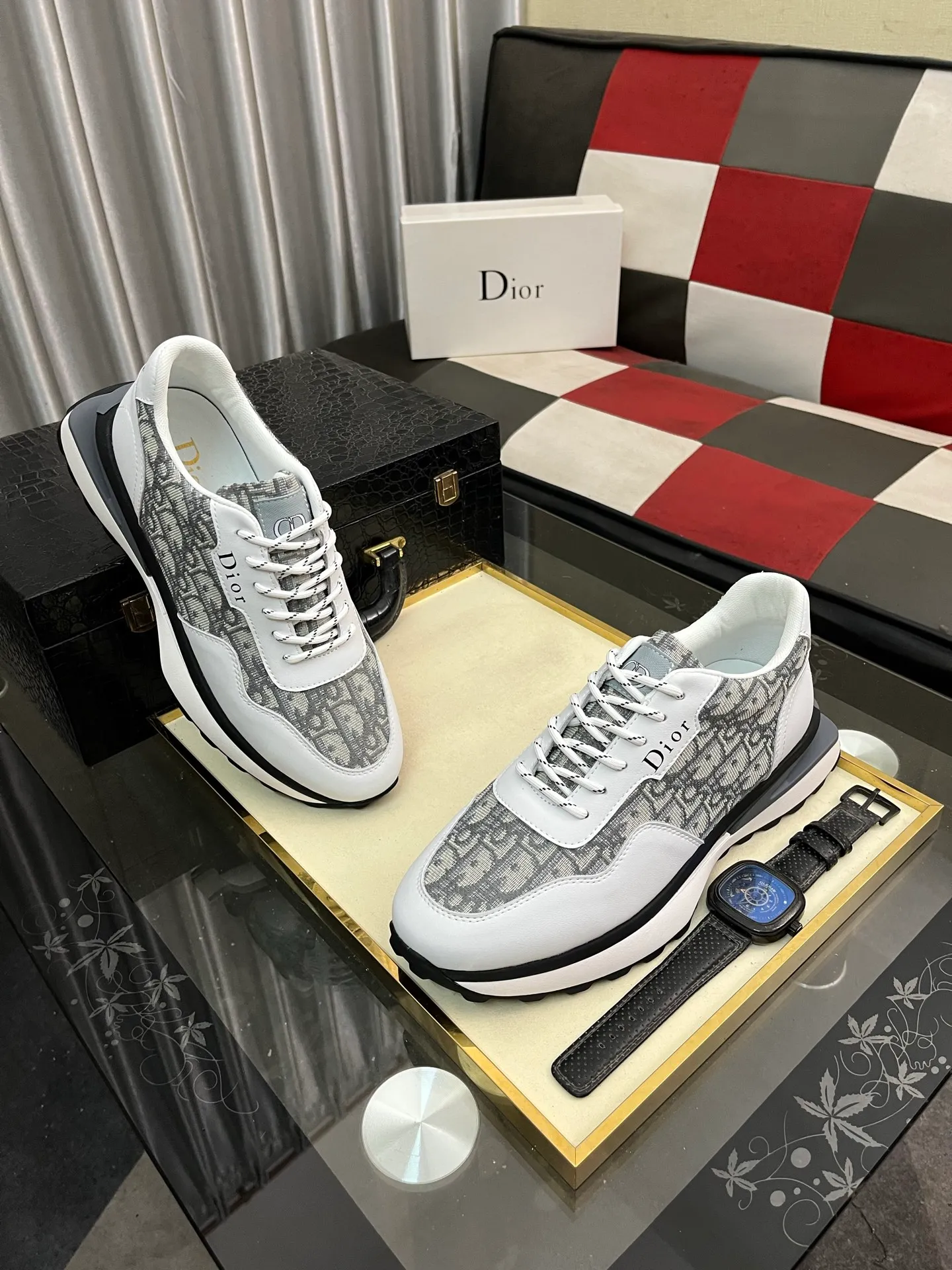 Men's Men's Shoes💰458⌚️⌚️Dior unique modern style sneakers. Counter purchasing 🏃casual leather shoes😍😍 original cowhide leather imported from Italy (refuses to discolor and grind feet) soles: original soles specially provided by the original factory, super cool😍 lace up and walk with wind👍 style design ⚠️ super comfortable and wear-resistant original soles. Just like shooting the real thing 🎬The real thing is better Code number: 38-443️⃣Colors available